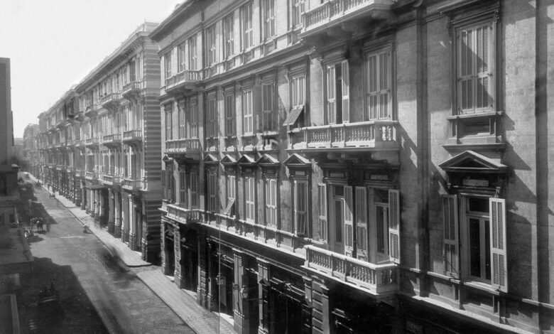 شارع فؤاد في الإسكندرية عام 1884 في صورة تاريخية نادرة.